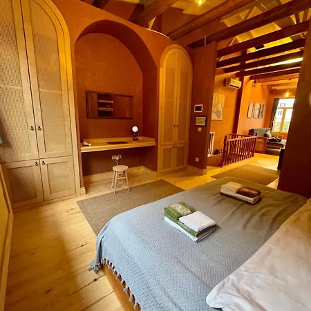 Historic Design 3-storey Arnavutkoey With Patio * Istambul