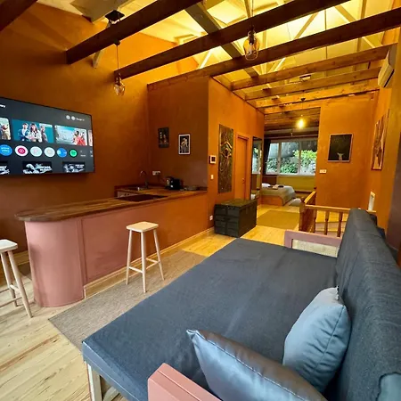Historic Design 3-storey Arnavutkoey With Patio شقة *