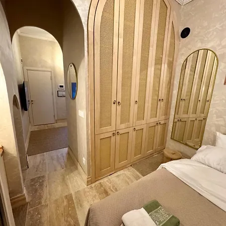 Historic Design 3-storey Arnavutkoey With Patio Apartamento Estambul