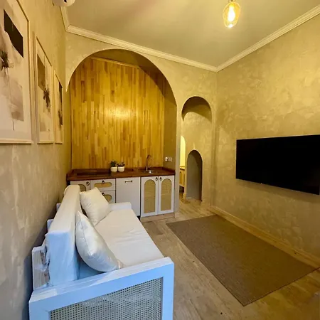 Historic Design 3-storey Arnavutkoey With Patio شقة *