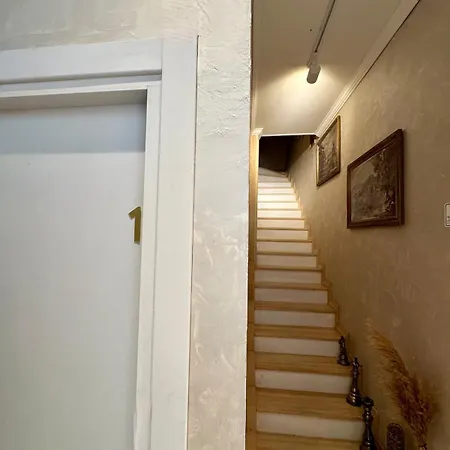 Historic Design 3-storey Arnavutkoey With Patio * Stambuł