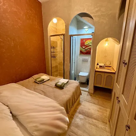 Historic Design 3-storey Arnavutkoey With Patio