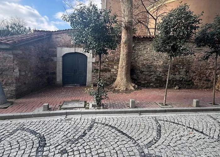 Historic Design 3-storey Arnavutkoey With Patio Istanbul