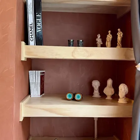 Апартаменты Historic Design 3-storey Arnavutkoey With Patio Стамбул