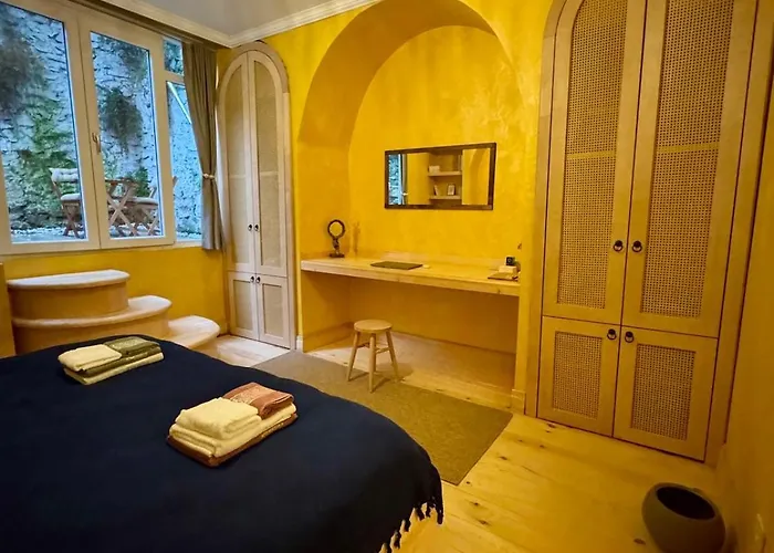 Апартаменты Historic Design 3-storey Arnavutkoey With Patio