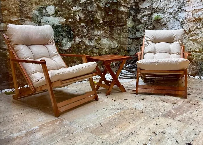 Апартаменты Historic Design 3-storey Arnavutkoey With Patio