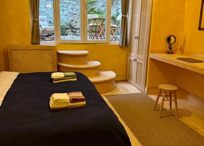 Historic Design 3-storey Arnavutkoey With Patio Апартаменты