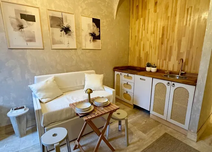 Historic Design 3-storey Arnavutkoey With Patio Daire İstanbul