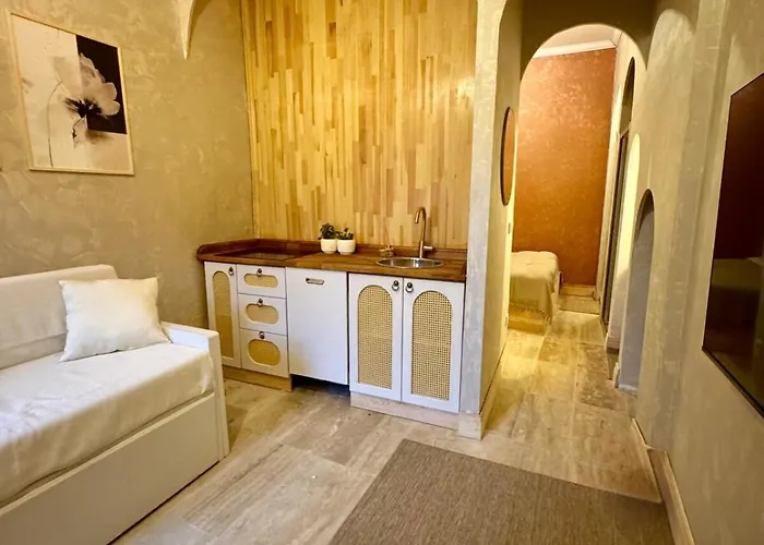 Апартаменты Historic Design 3-storey Arnavutkoey With Patio