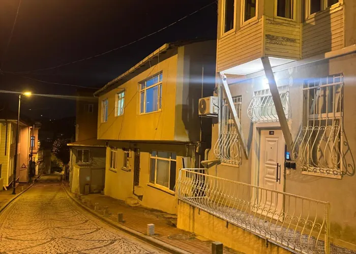 Апартаменты Historic Design 3-storey Arnavutkoey With Patio