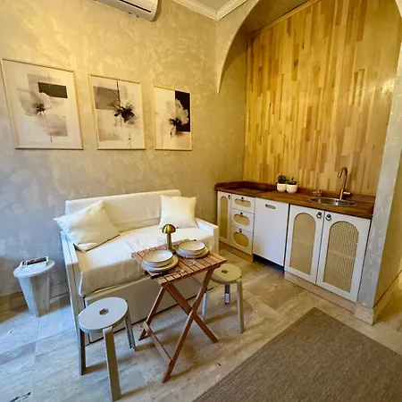 Historic Design 3-storey Arnavutkoey With Patio Appartement Istambul